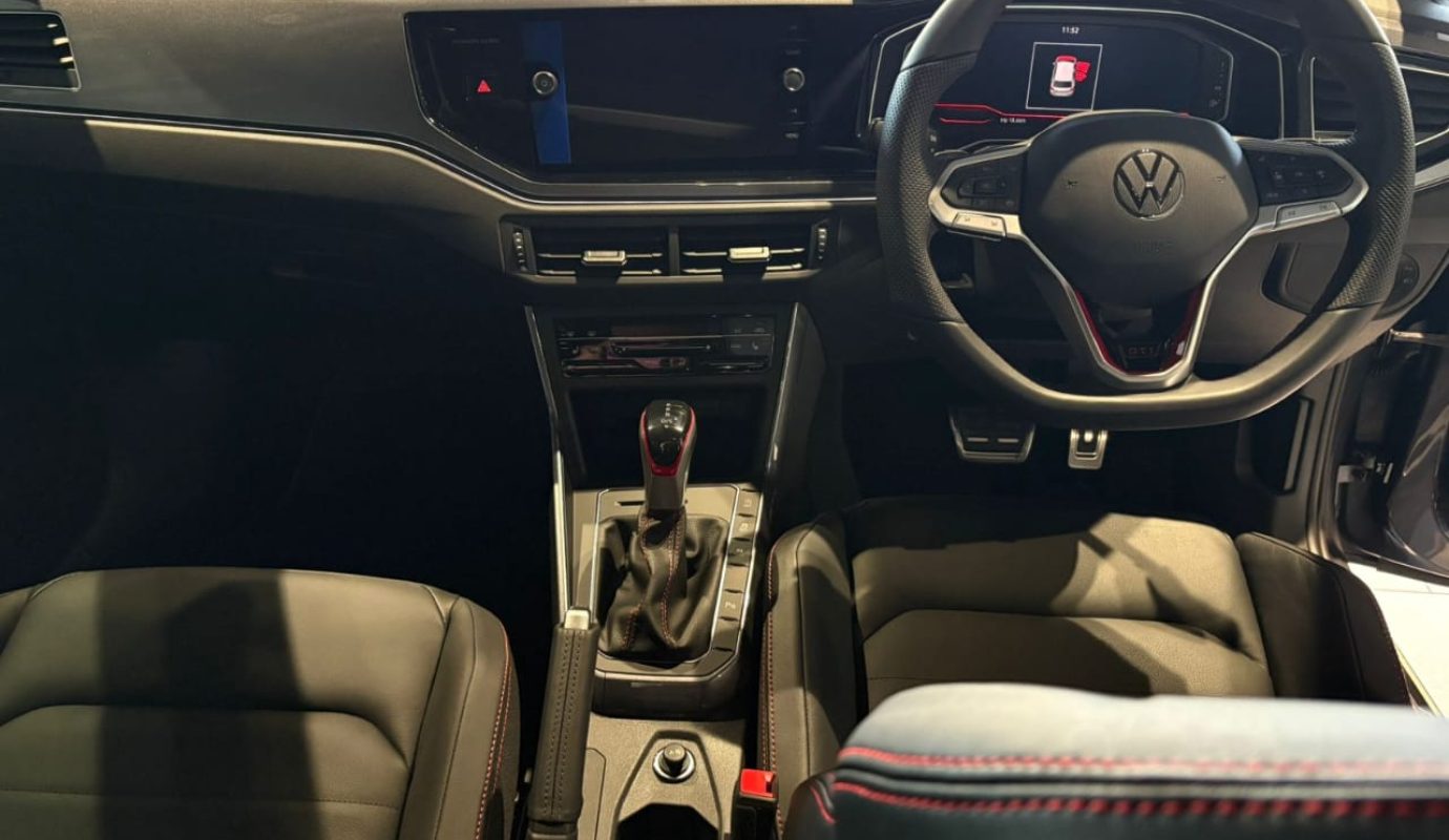 2025 Polo Hatch