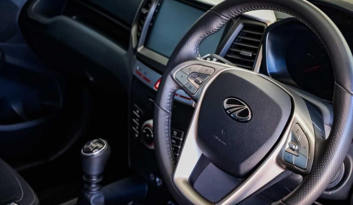 2022 Mahindra XUV300