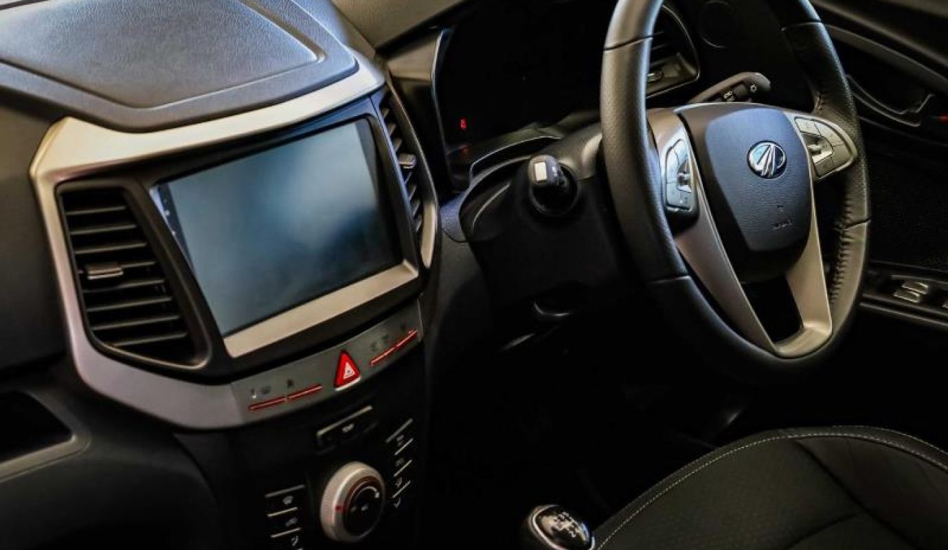 2022 Mahindra XUV300