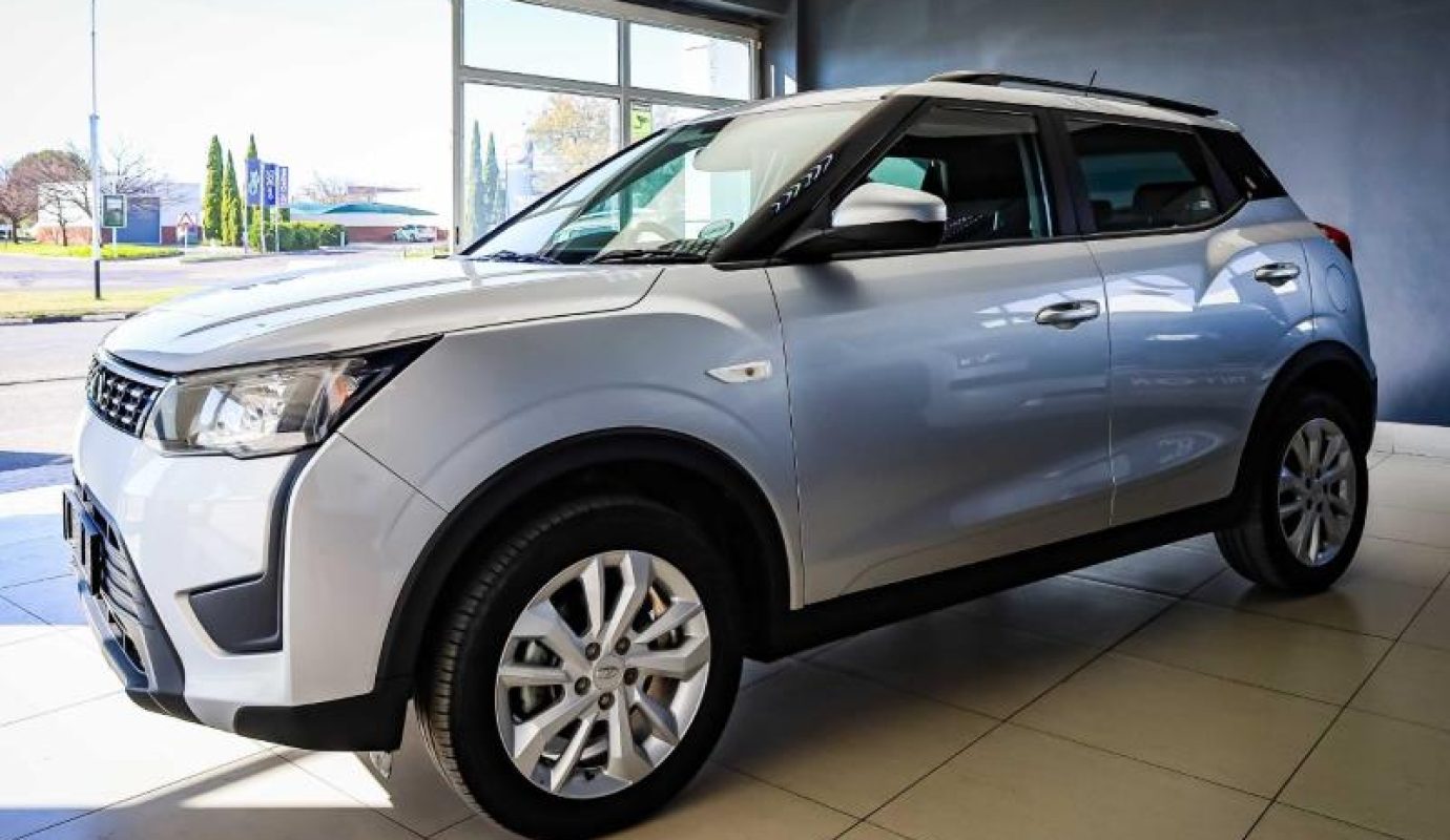 2022 Mahindra XUV300