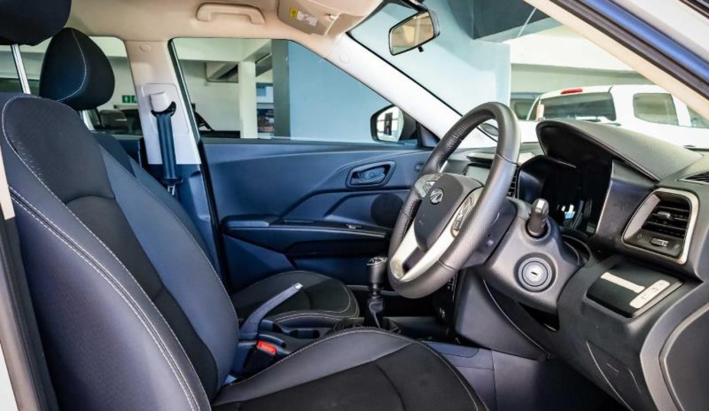 2022 Mahindra XUV300